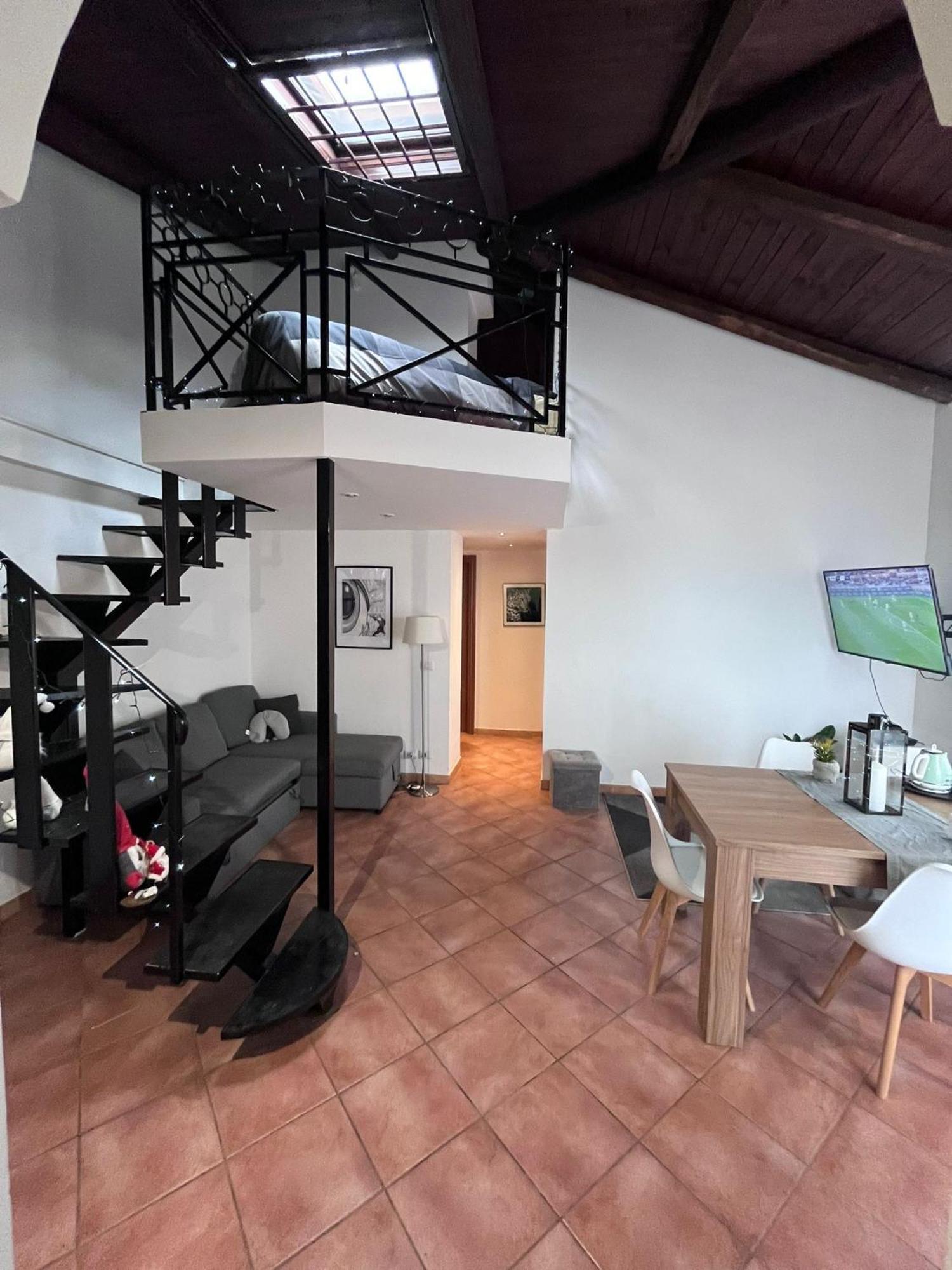 A Casa Di Leo Apartment Santa Maria delle Mole Bagian luar foto